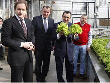 Министр сельского хозяйства России похвалил красноярскую колбасу и салат