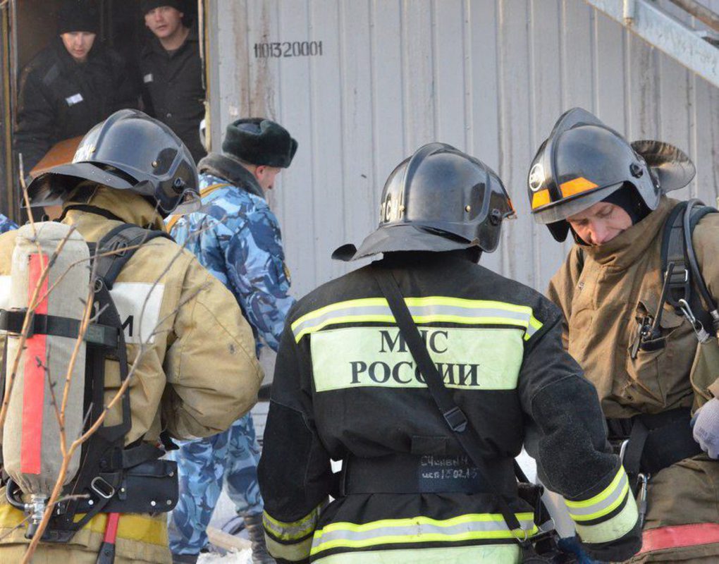 Более 200 посетителей красноярского ТЦ эвакуировали из-за пожара