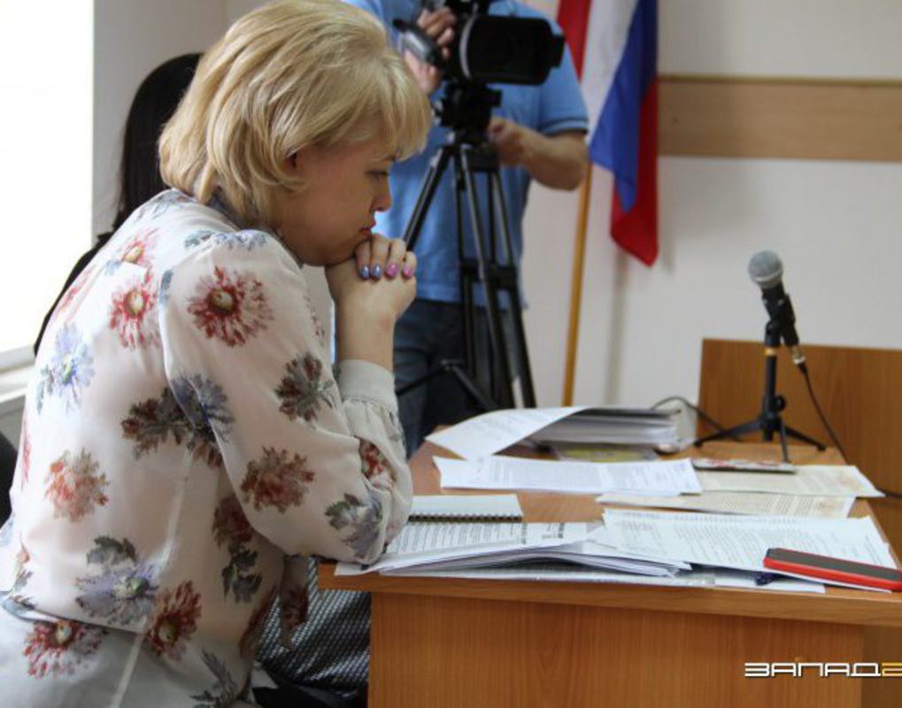 Рассмотрение дела экс-главы Назарово Юлии Стрельниковой было приостановлено