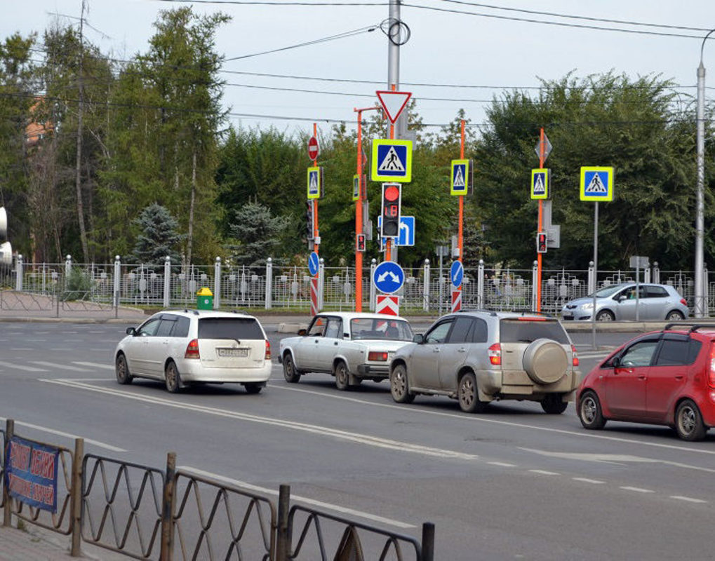 Активисты доказали бессмысленность заборов вдоль дорог Красноярска 