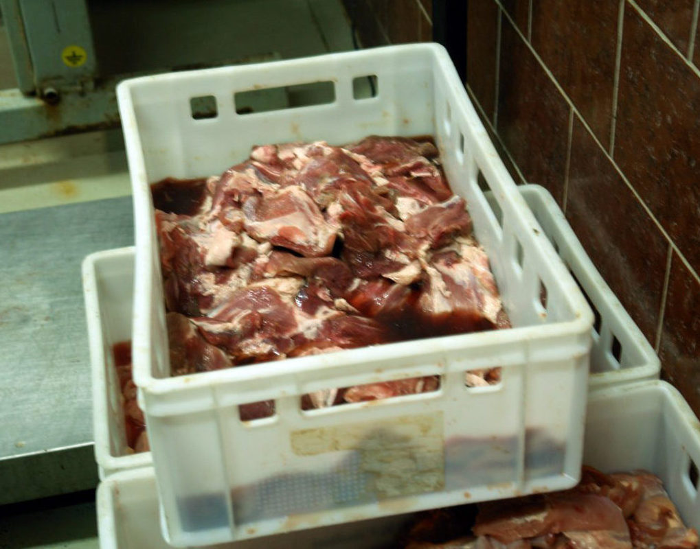 В Красноярске накажут продавца мяса «с колес», не оплатившего штрафы