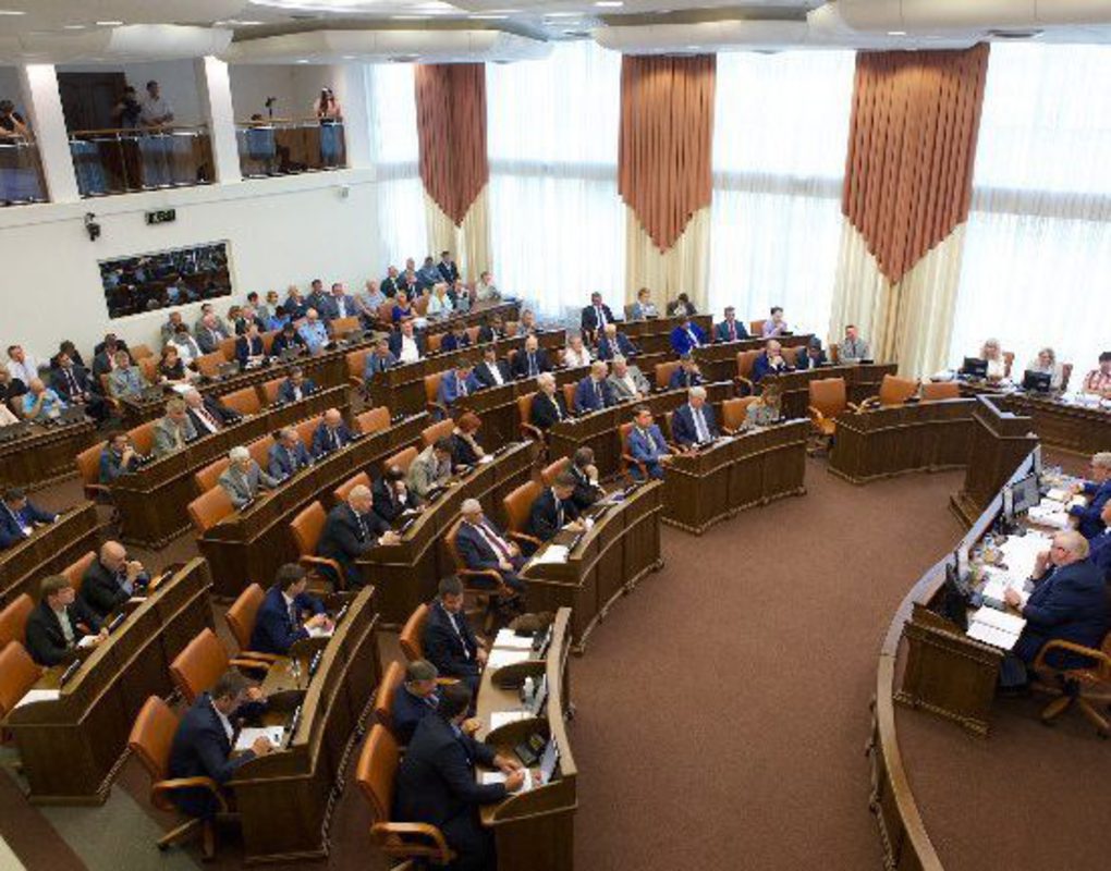 В ЕР назвали «чисто техническим» решение о росте зарплаты депутатов