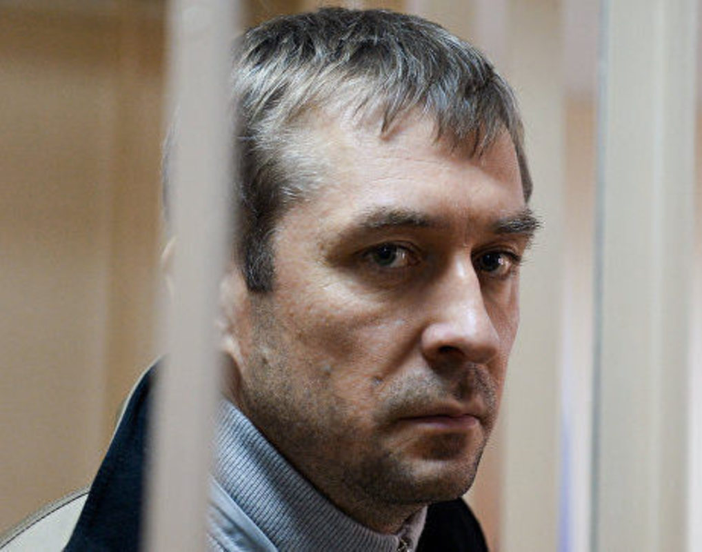 Банк «Енисей» уличили в покупке долларов для полковника Захарченко