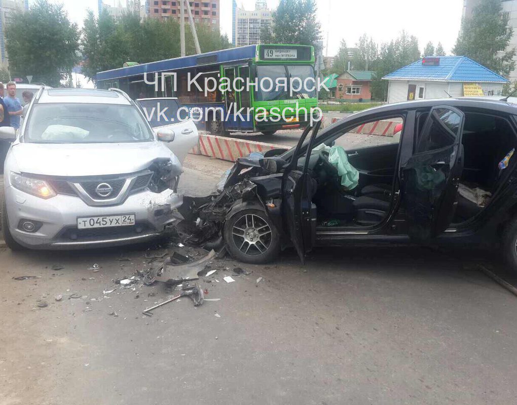 Водитель иномарки умер в больнице после ДТП в Ветлужанке