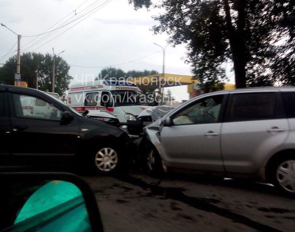 В ДТП на ул. Калинина пострадали три человека