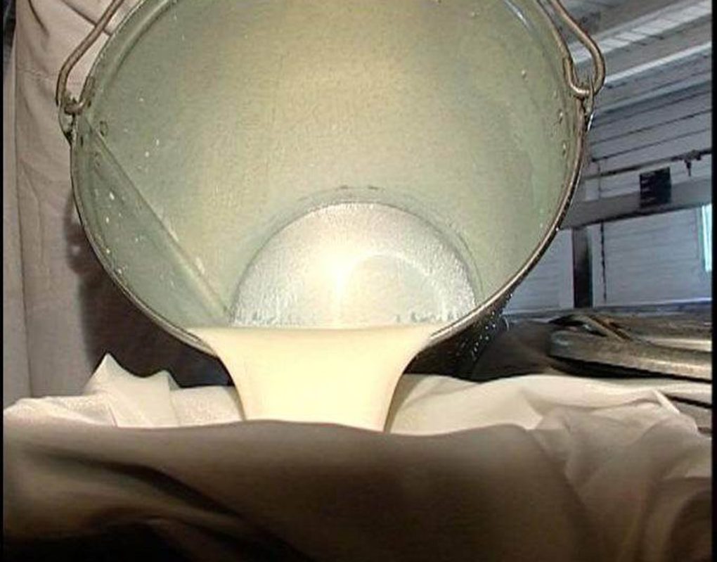 В Красноярском крае запретили продавать молоко через интернет