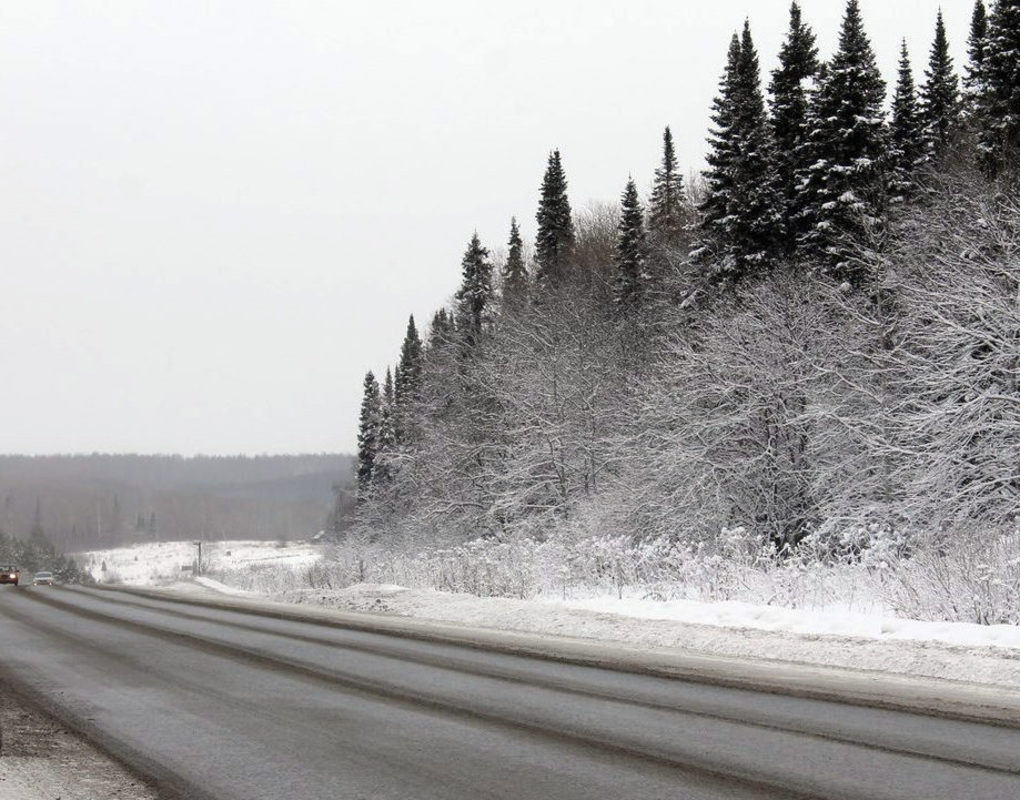 Под Красноярском из-за снегопада частично перекрыли трассы 