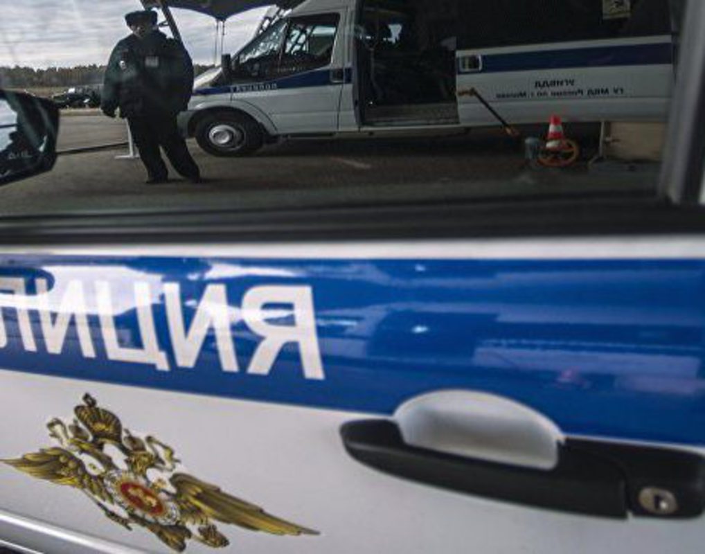 В Красноярском крае лейтенанта полиции лишили премии из-за улыбок на совещании