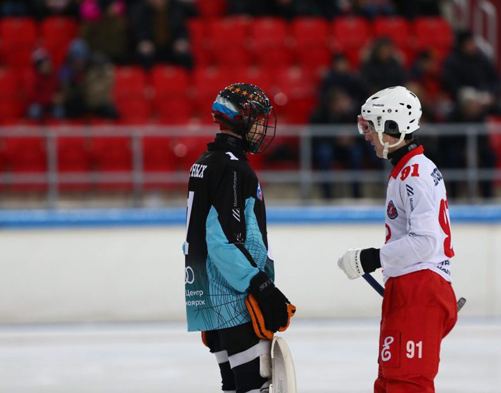 «Енисей» уступил «СКА-Нефтяник» в чемпионате России по хоккею с мячом 