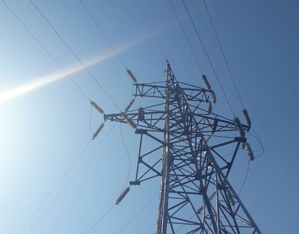 Специалисты «Красноярскэнерго» оперативно отреагировали на нахождение постороннего на энергообъекте