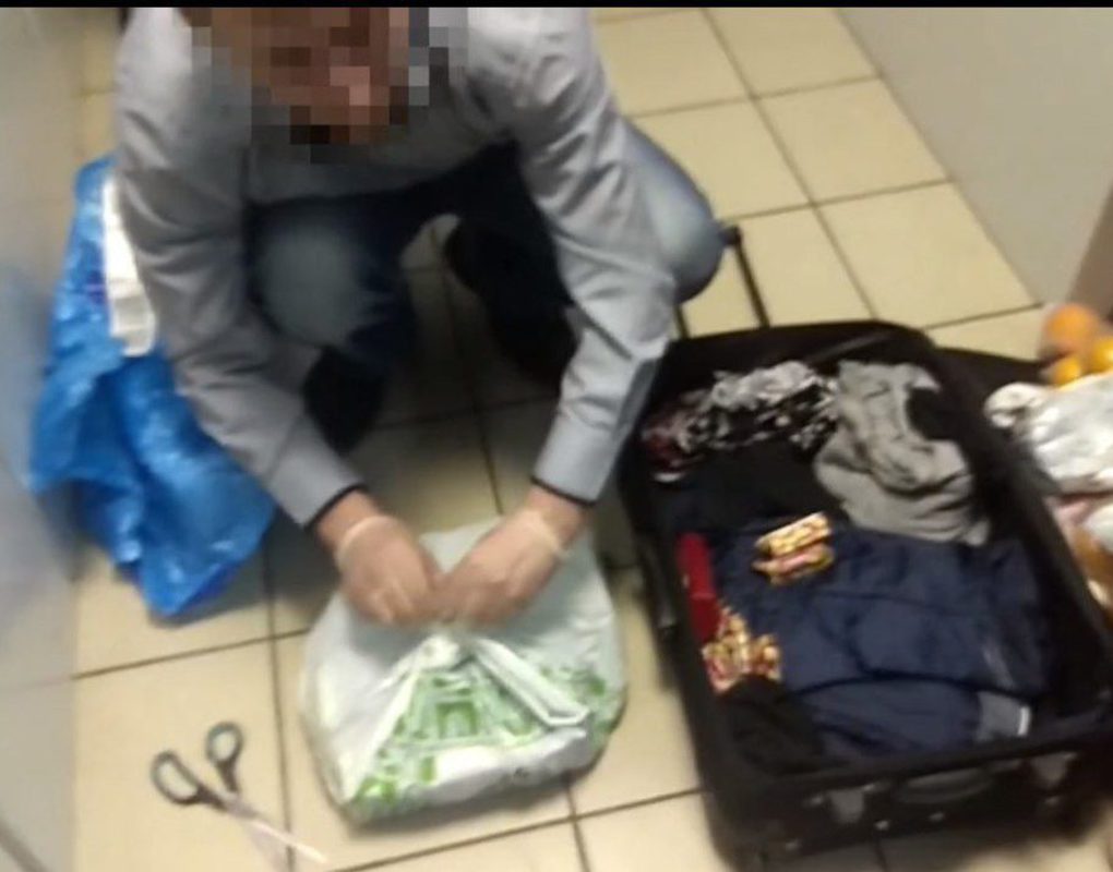 В норильском аэропорту изъяли партию наркотиков на 10 млн рублей 