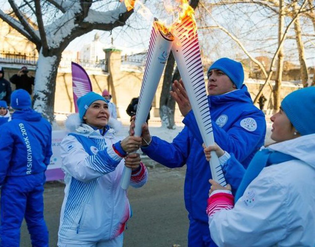 Этап эстафеты огня зимней Универсиады прошел в Новосибирске