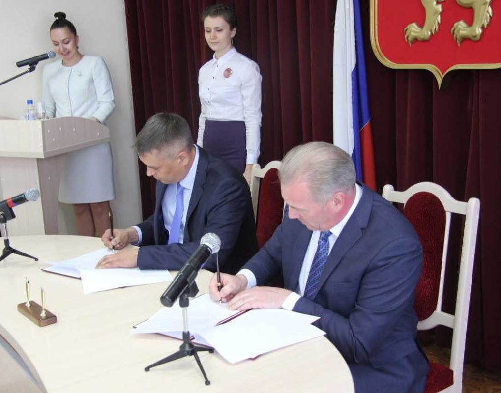 КрАЗ и администрация Советского района подписали соглашение о социально-экономическом партнерстве