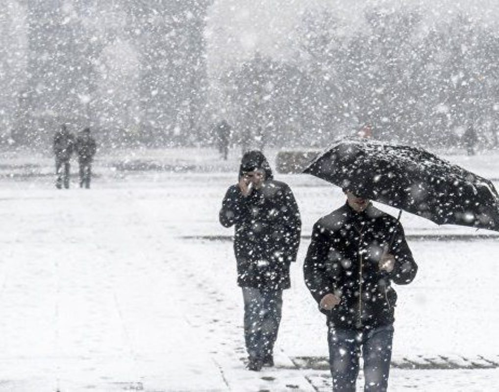 Красноярцев предупредили о мокром снеге и ветре