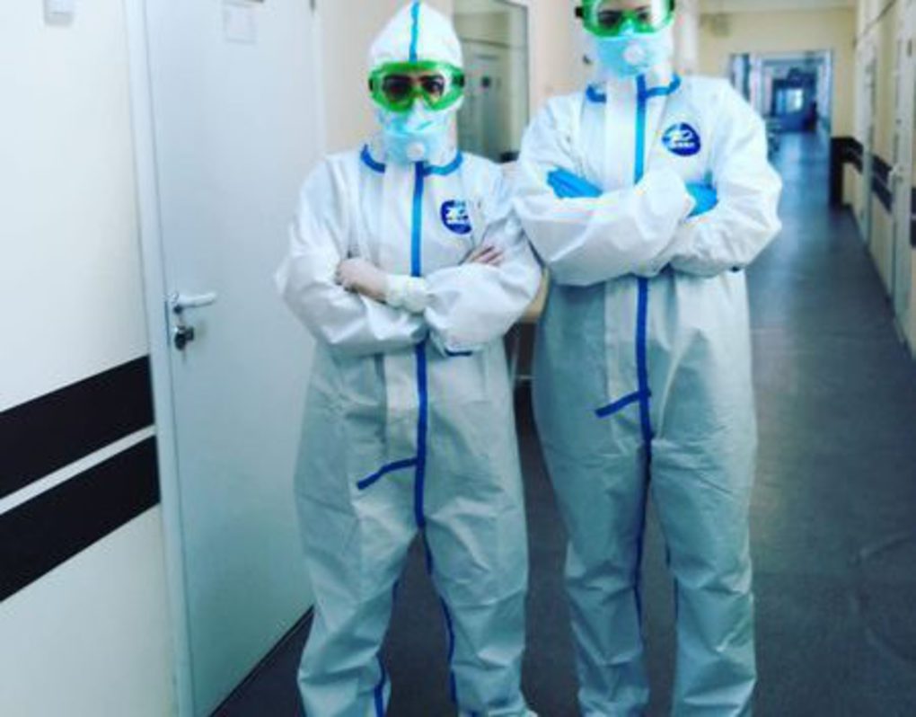 Четыре студента-медика ушли в изоляцию ради помощи больным COVID-19 красноярцам