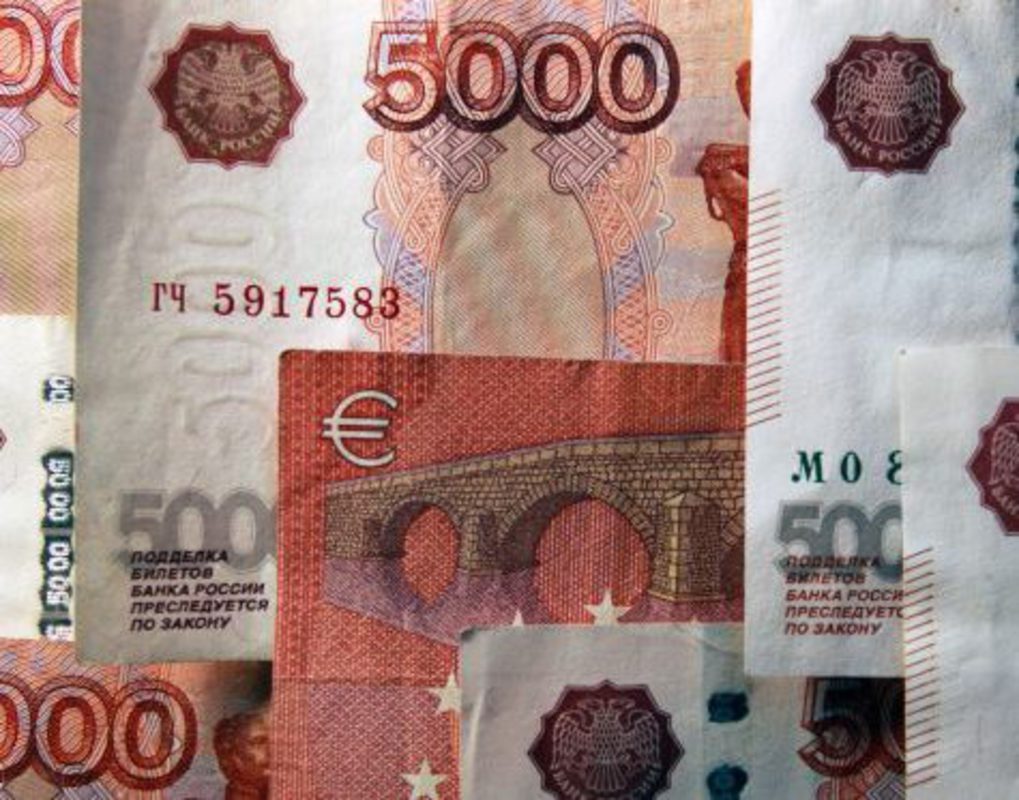 Житель Красноярского края потерял больше двух миллионов рублей, пытаясь вернуть потерянные на бирже деньги