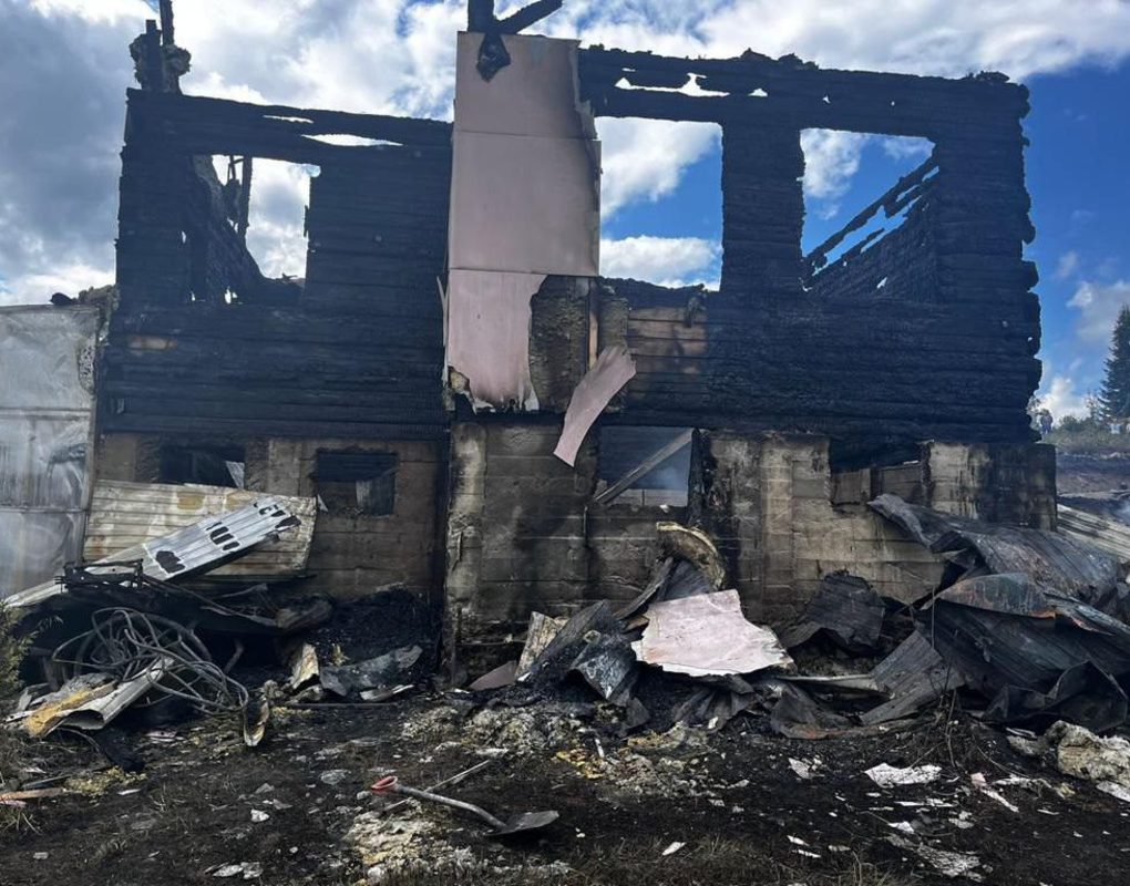 В Красноярском крае трое детей погибли в пожаре в «Городе Солнца» 