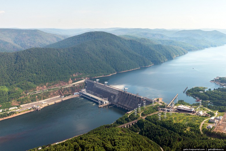 Красноярская ГЭС
В настоящее время является 8-й по мощности гидроэлектростанцией в мире и 2-й среди российских.